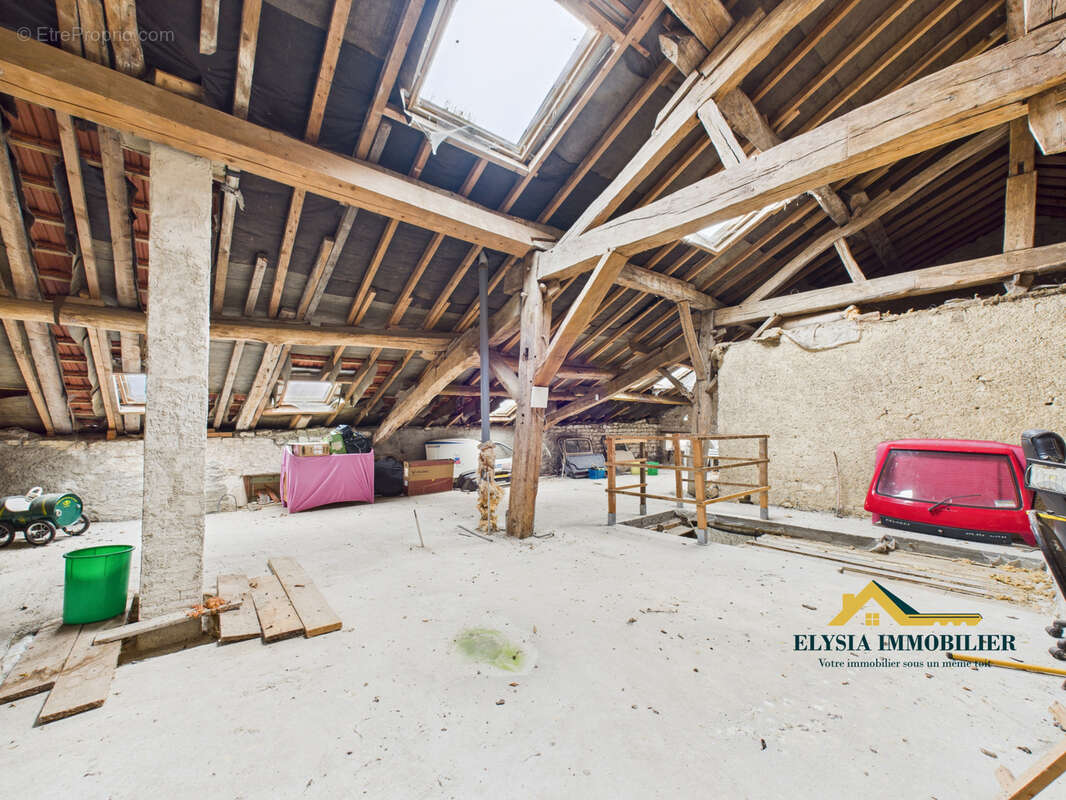 Maison à NEUVILLE-LES-VAUCOULEURS