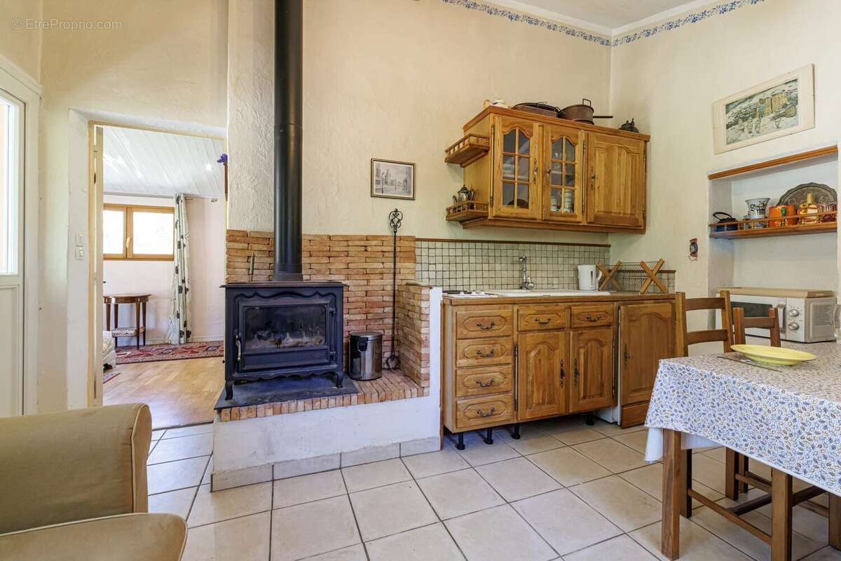 Maison à CHATEAUNEUF-GRASSE