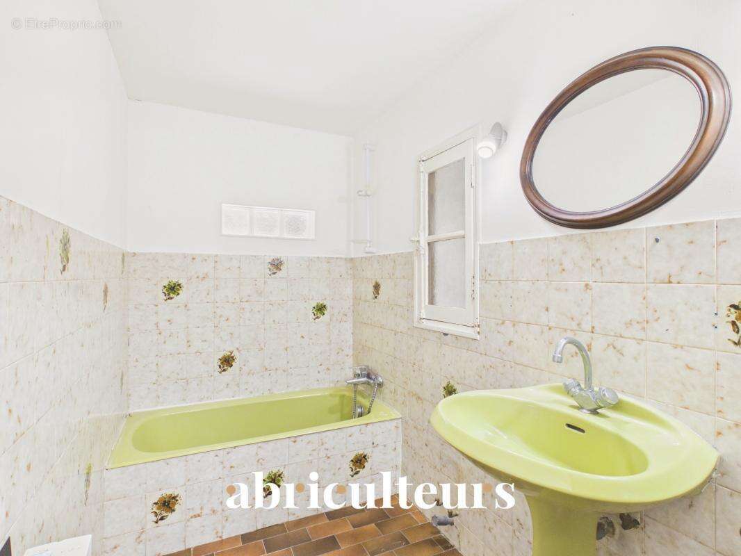 Maison de village avec jardin, garage, cave et grenier aménageable à Saint-Cannat - photo 10