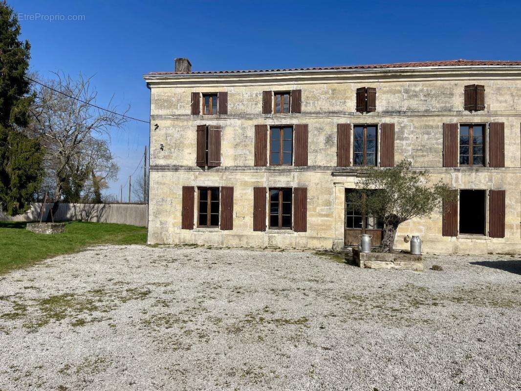 Maison à AUTHON-EBEON