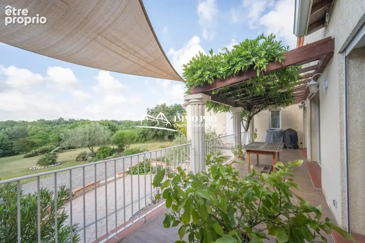 LE FOUSSERET   Villa de 2001 sur 1.4 hectare - photo 5
