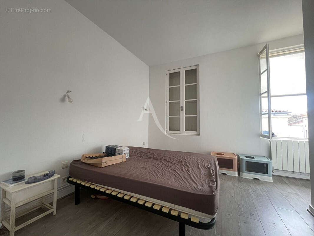 Appart T3 Rochefort Centre 2 Chambes 2 Salles de bains - photo 3