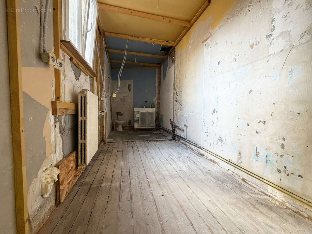 Adresse rare : Rue du Jard, Particulier Rémois à rénover - photo 10
