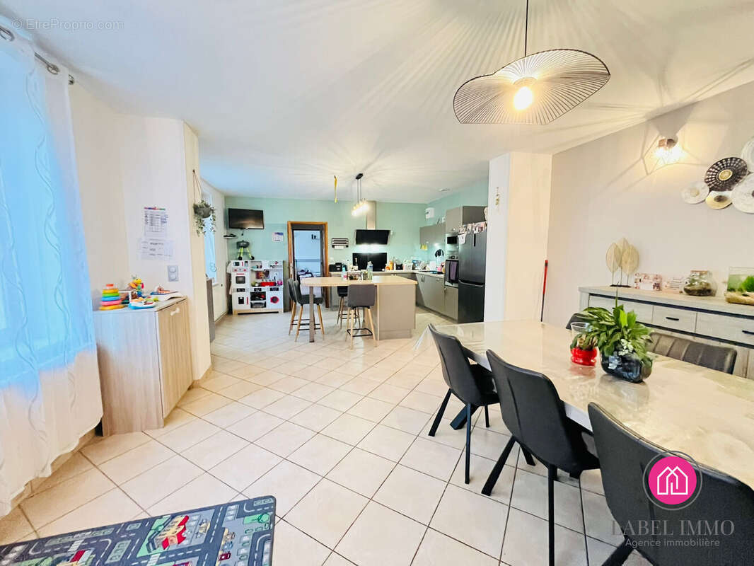 Maison à FONTAINE-AU-PIRE