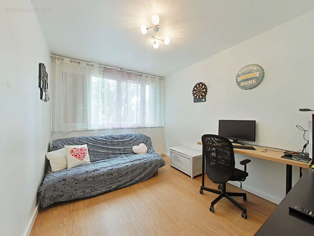 Appartement à FONTENAY-LE-FLEURY