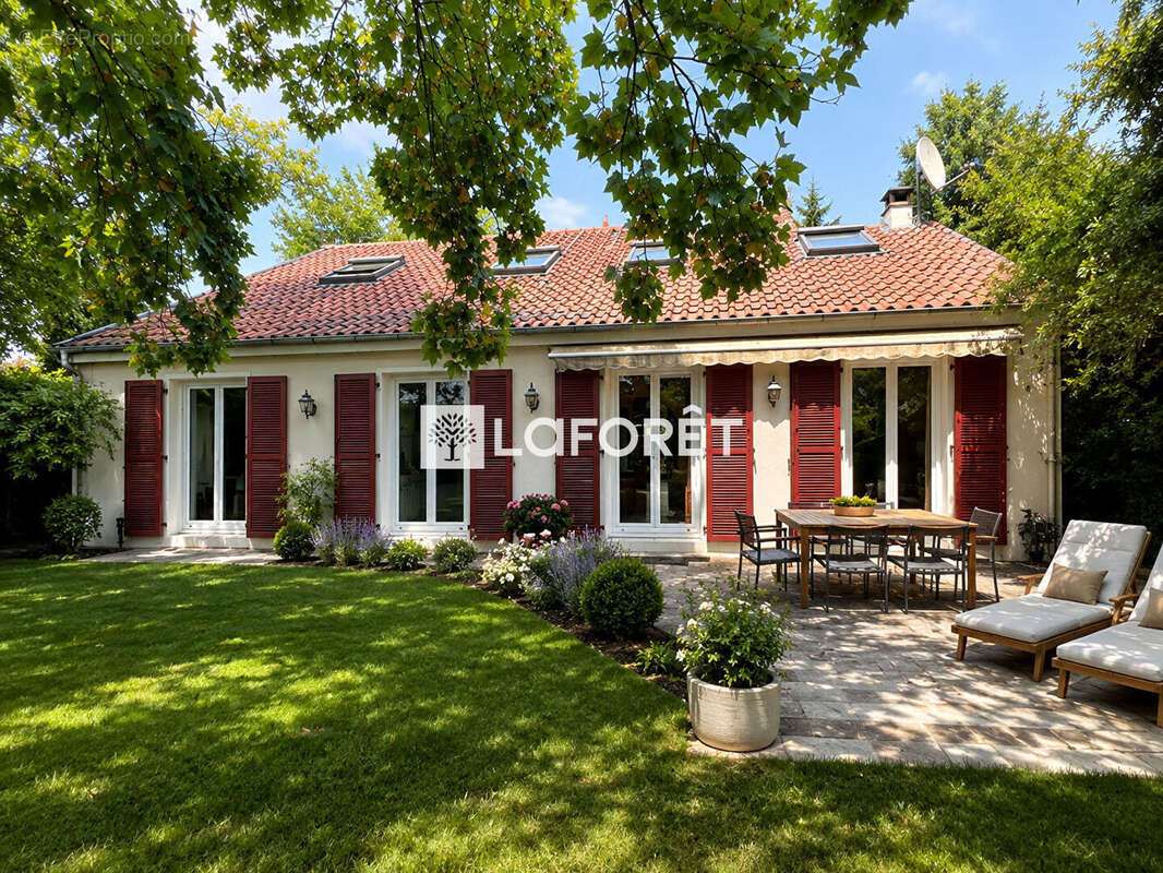 MENNECY - Village Levitt - Maison familiale indépendante 7 pièces - 137 m² - Terrain de 680 m² - photo 2