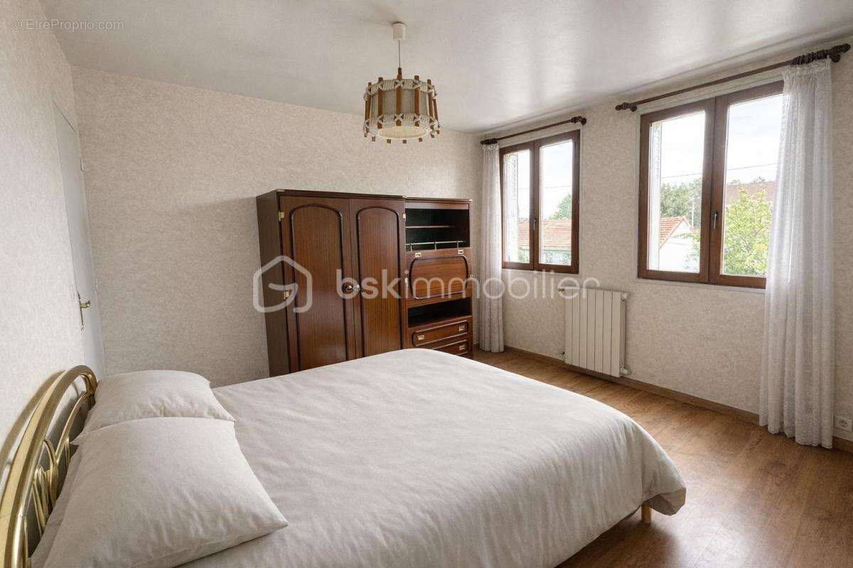 Maison à L'HAY-LES-ROSES