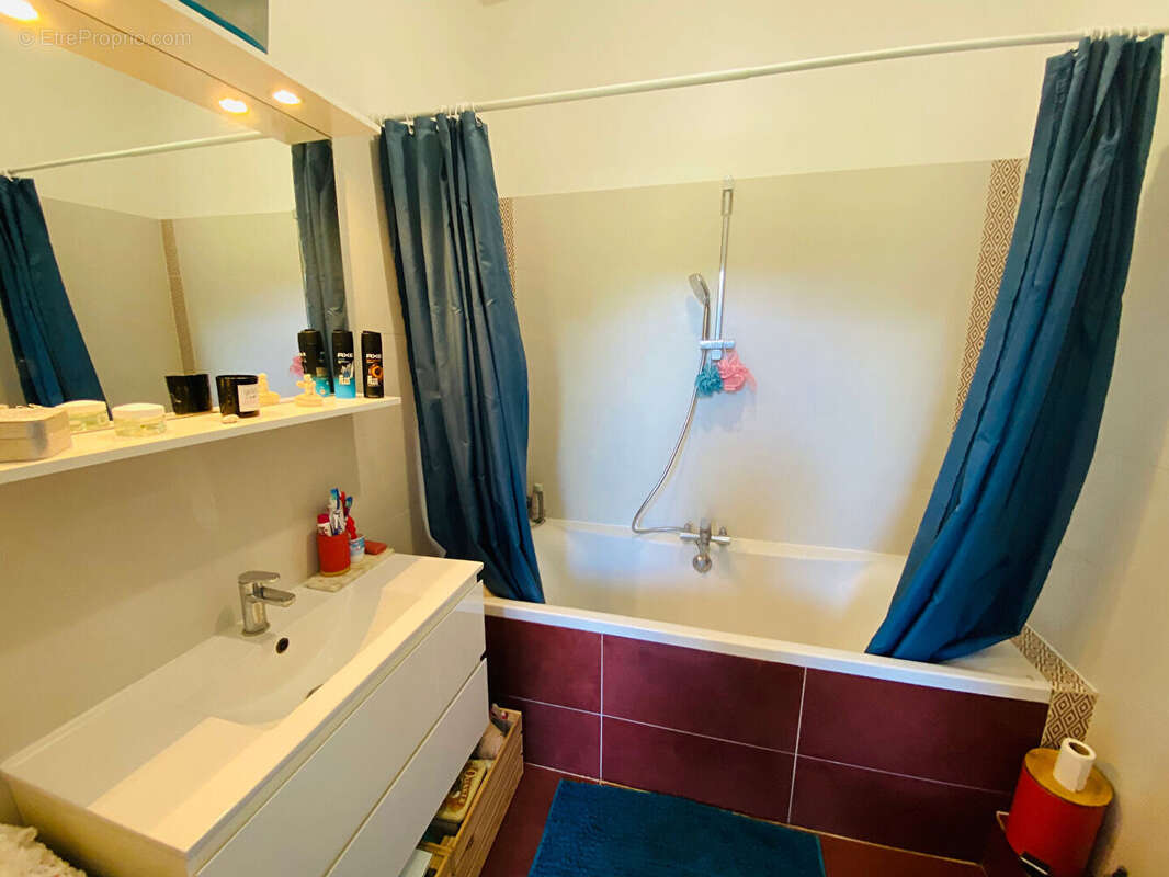 Appartement à JOUQUES