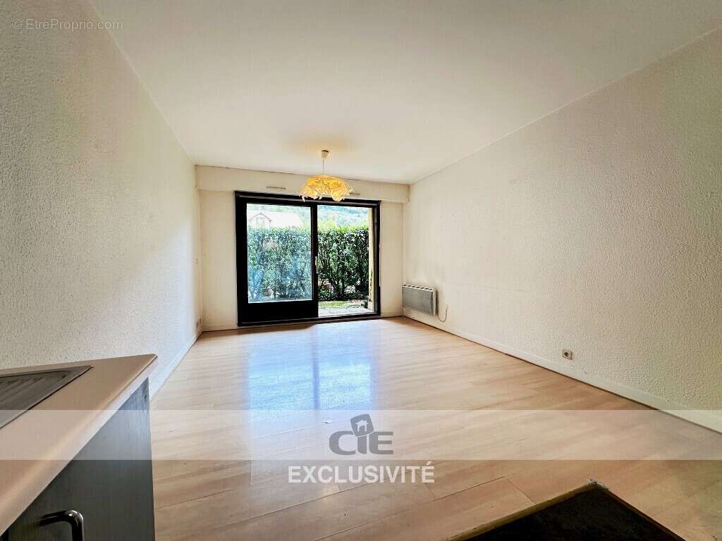 Appartement à COLLONGES-SOUS-SALEVE