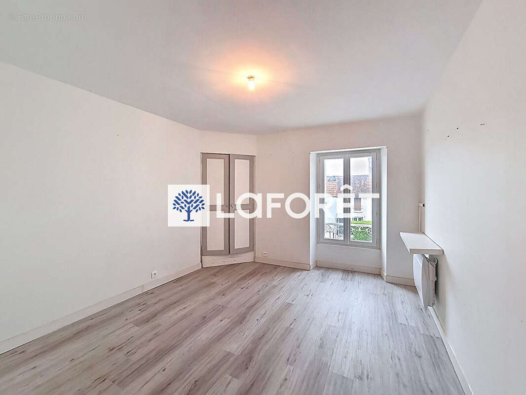 Maison à JOUY-LE-CHATEL