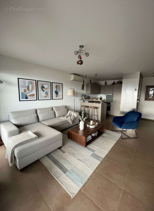 SALON - Appartement à SAN-MARTINO-DI-LOTA