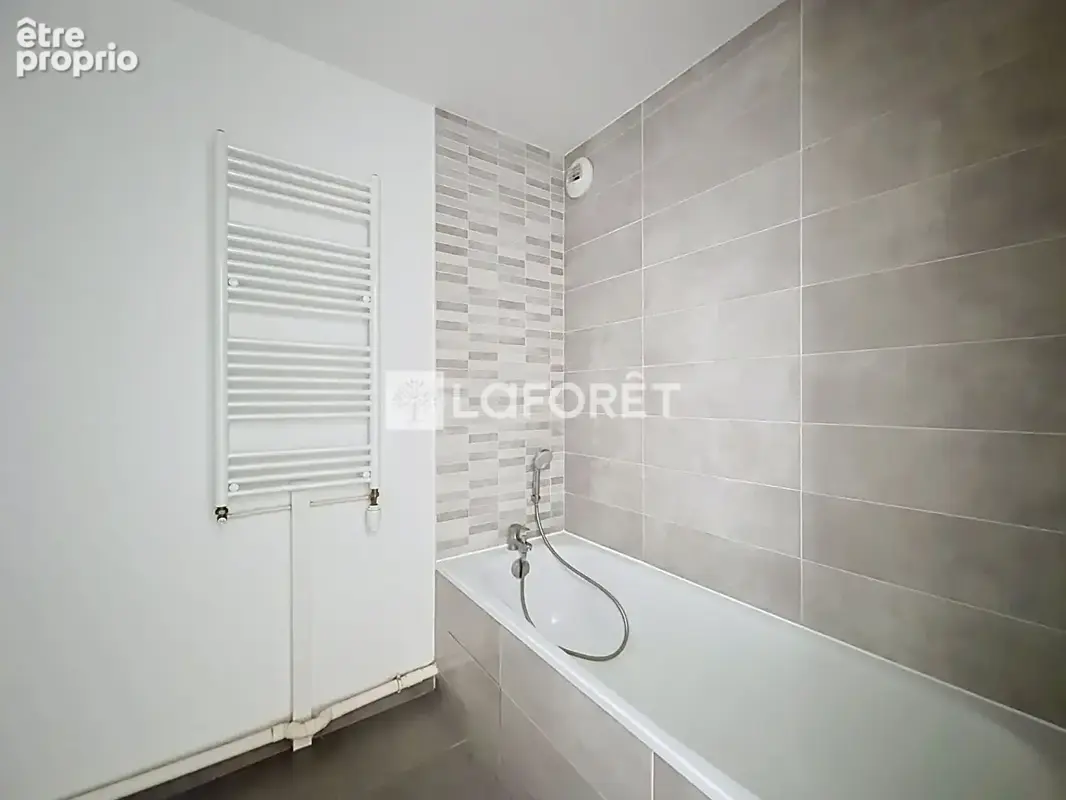 Villiers-sur-Marne - Appartement 3 pièces de 62 m² avec balcon et parking, à 1 minute de la gare - photo 11
