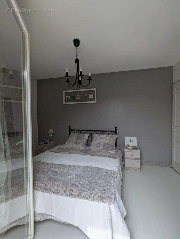 Maison à VEAUCHETTE