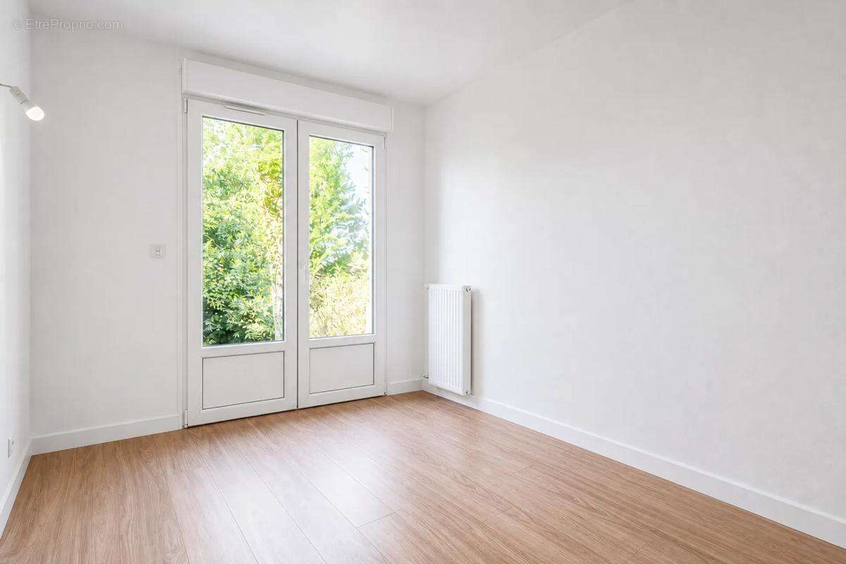 Grande maison rénovée de 7 pièces à Gagny - photo 4