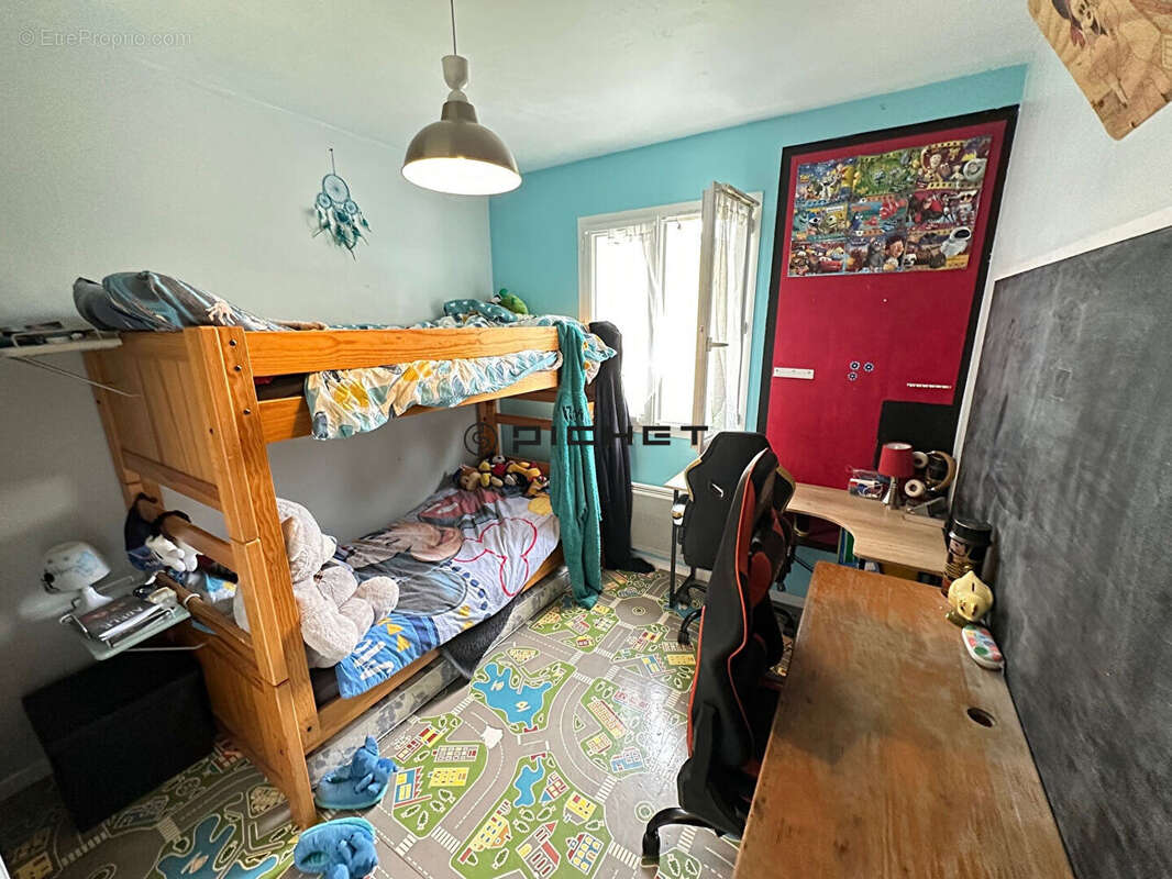 Maison à COURS-DE-PILE