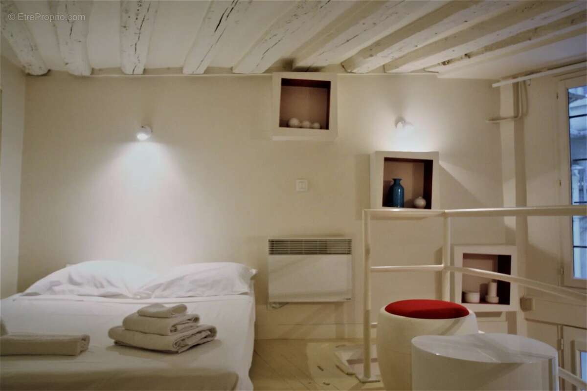 Appartement à PARIS-4E