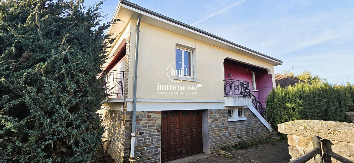 Maison à SAINT-YRIEIX-LA-PERCHE
