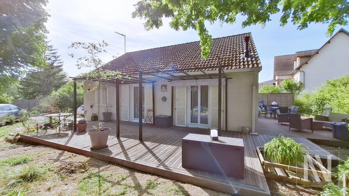 Maison à SAINT-BENOIT-SUR-SEINE