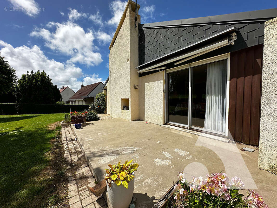 Maison à MOULLE