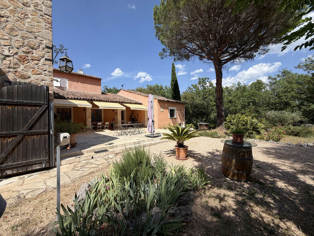 Maison à REGUSSE