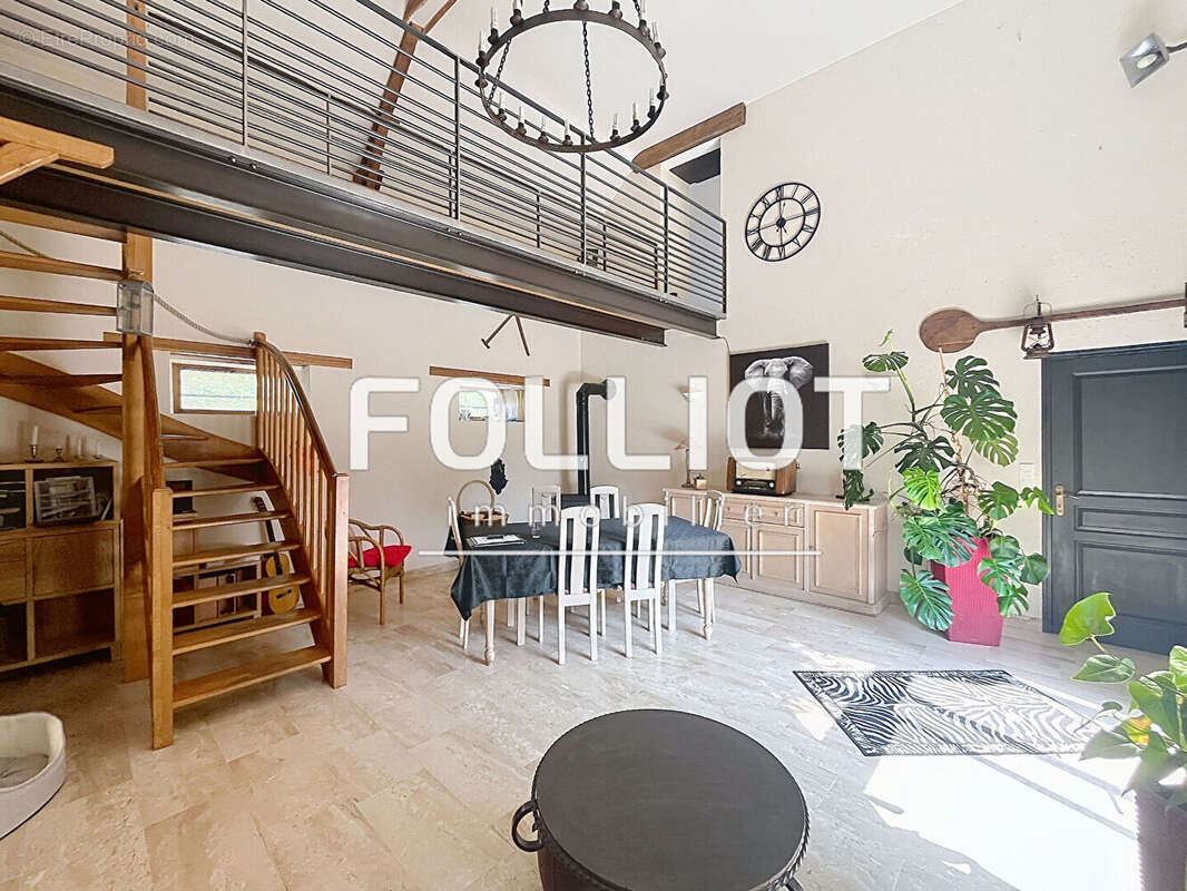 A vendre - Longère en pierre rénovée avec piscine - Le Châtellier (35133) - photo 4