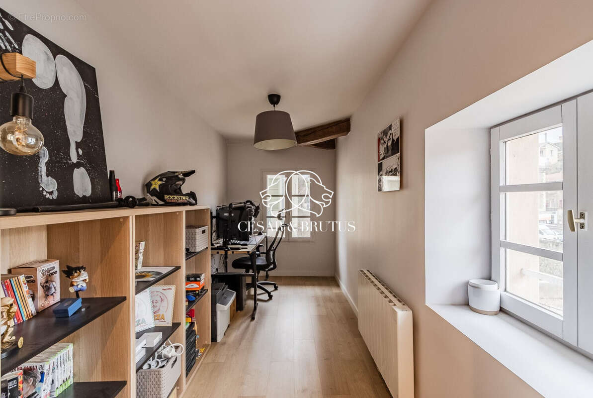Appartement à L'ARBRESLE