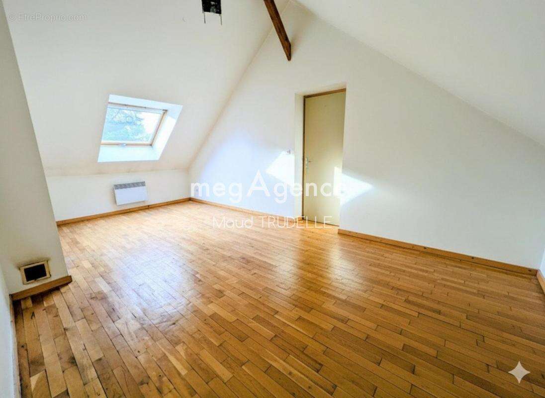 Maison à SAINT-PAVACE