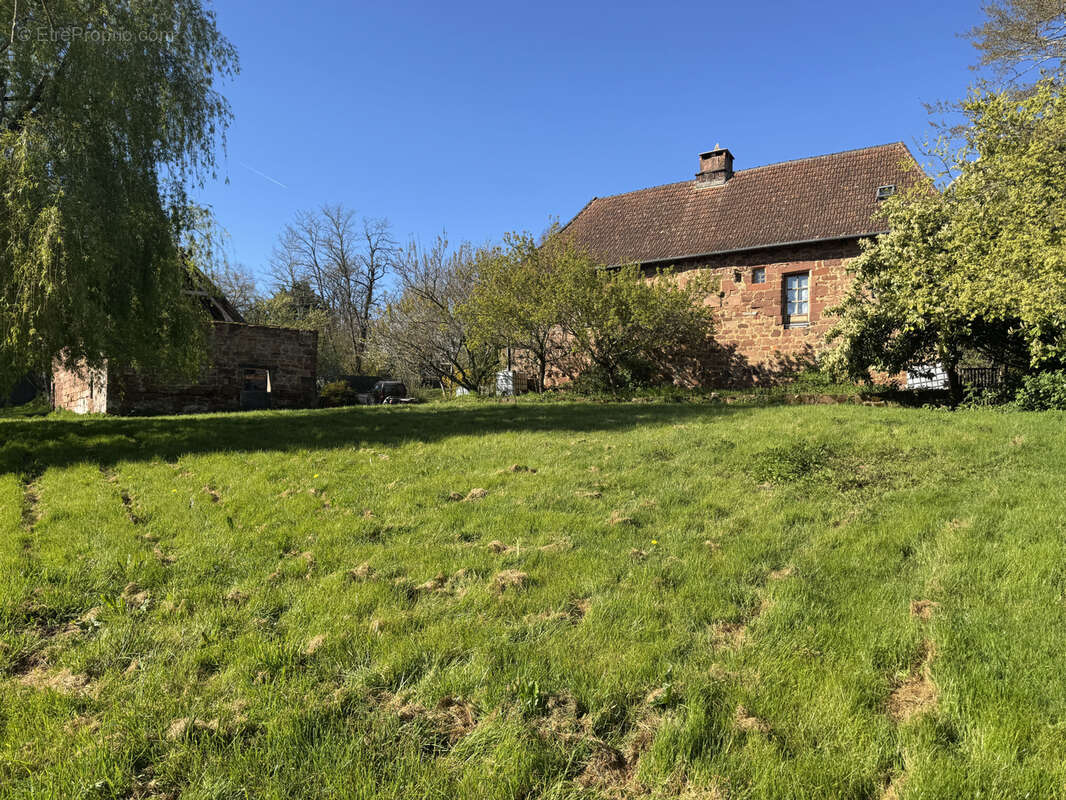 Maison à LOUIGNAC