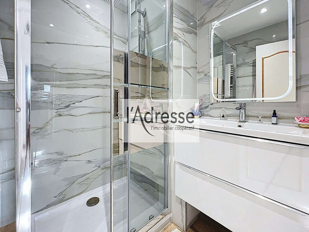 Appartement à VALLAURIS