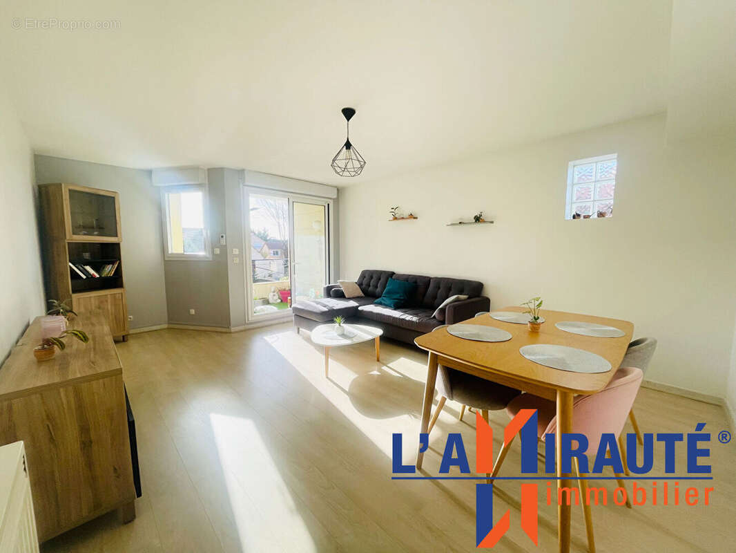 Appartement à SARTROUVILLE