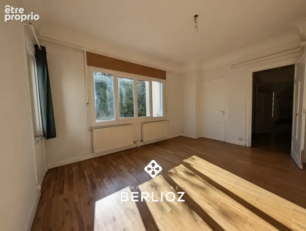 Appartement N.Chorier 135m2 + parking privée - photo 11
