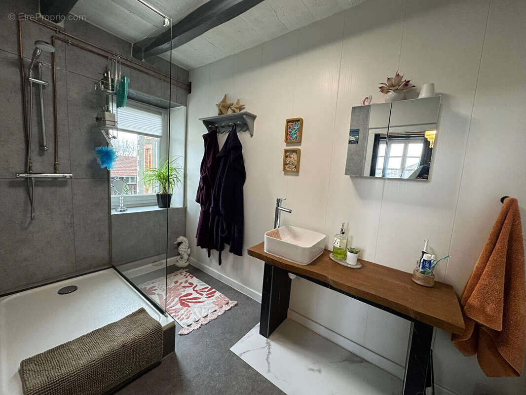 Maison à CHATEAUPONSAC