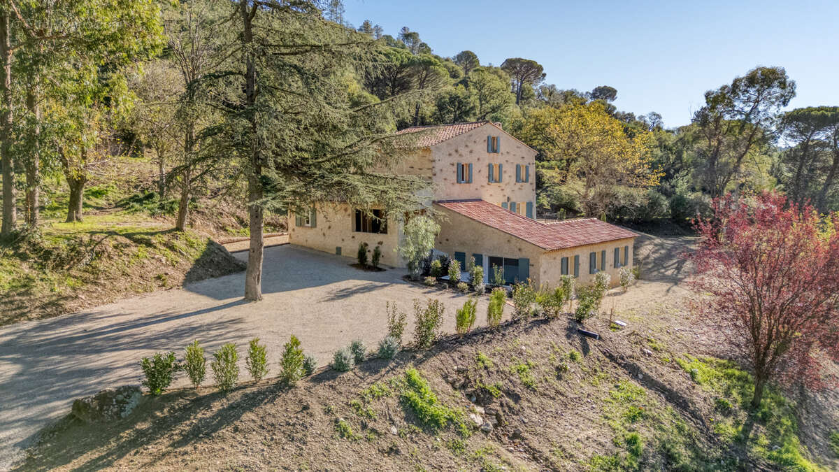 Maison à LA GARDE-FREINET