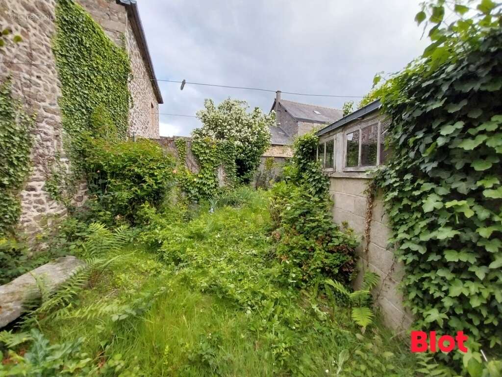 Maison à MINIAC-MORVAN