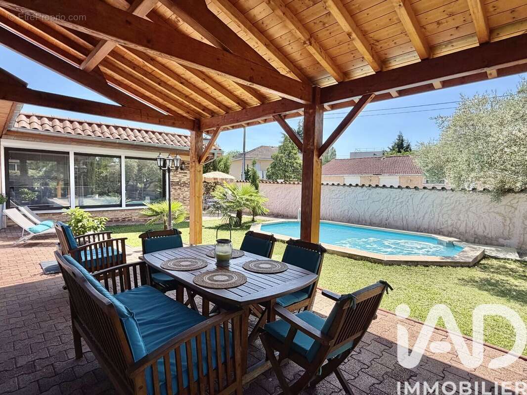 Photo 2 - Maison à MEYZIEU