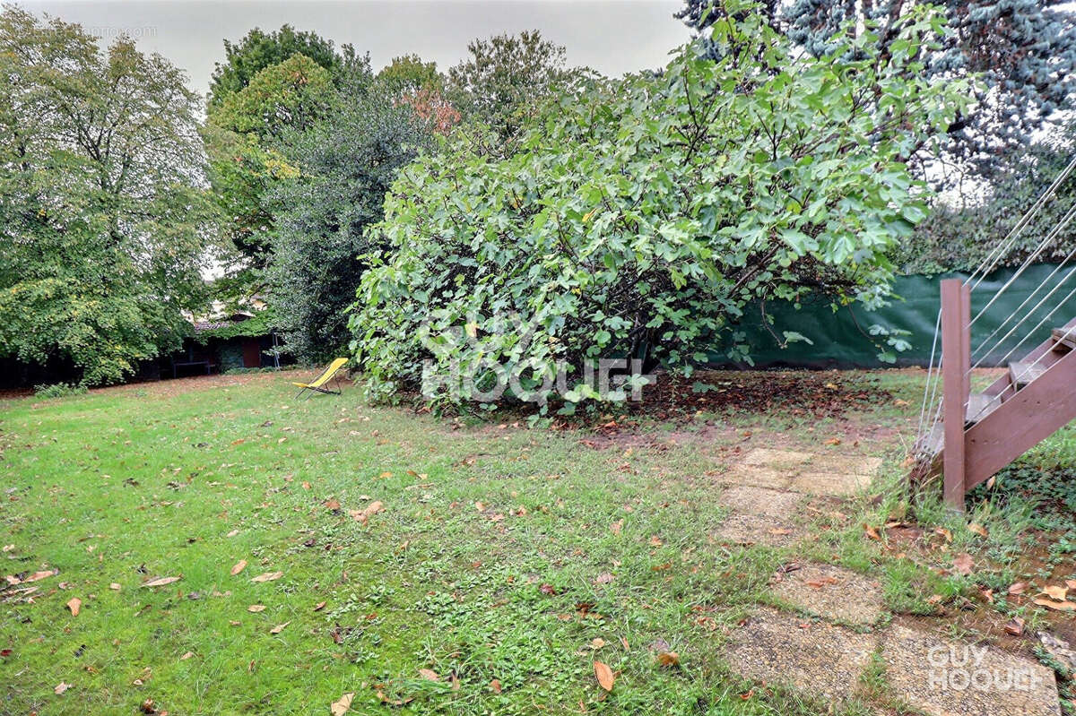 Maison à SAINTE-GENEVIEVE-DES-BOIS