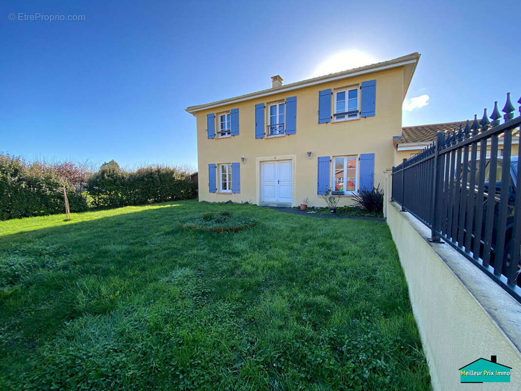 Maison à SAINT-ETIENNE-DE-MER-MORTE