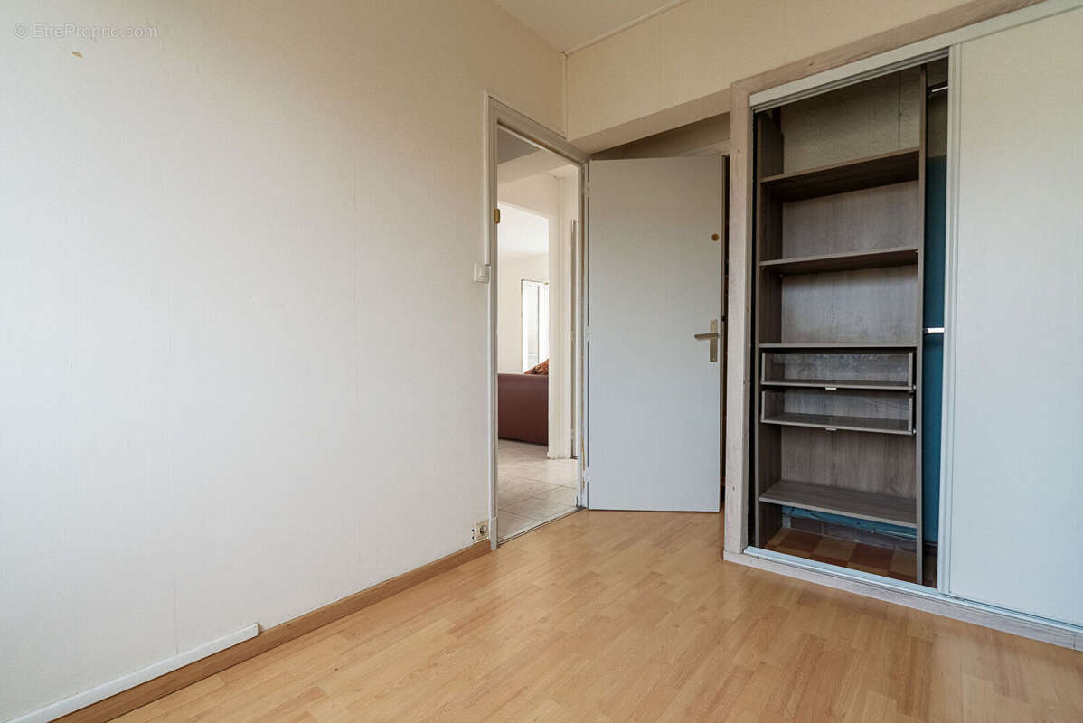CARCASSONNE - LAPRADE Appartement T3 59m²  avec balcon vue Cité et place de stationnement - photo 14