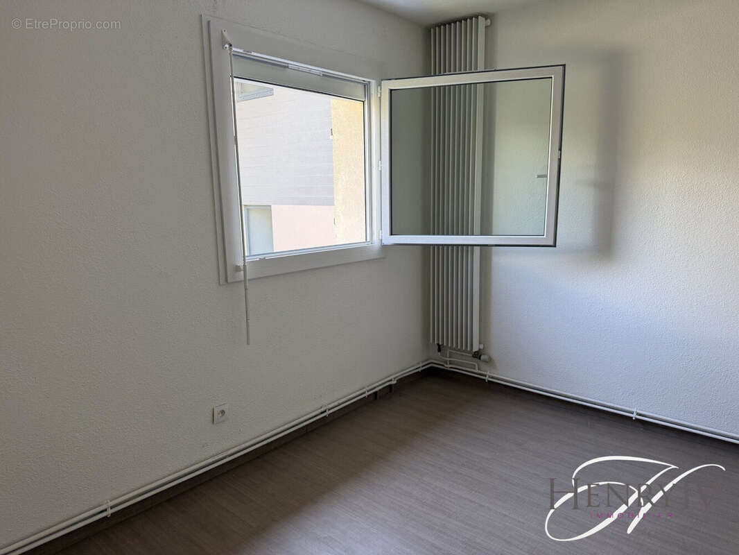 Appartement à SAINT-ISMIER