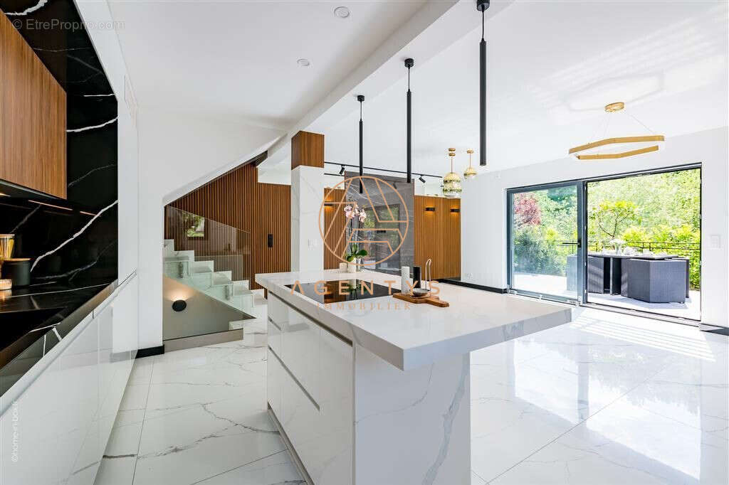 Maison à CHAMPIGNY-SUR-MARNE