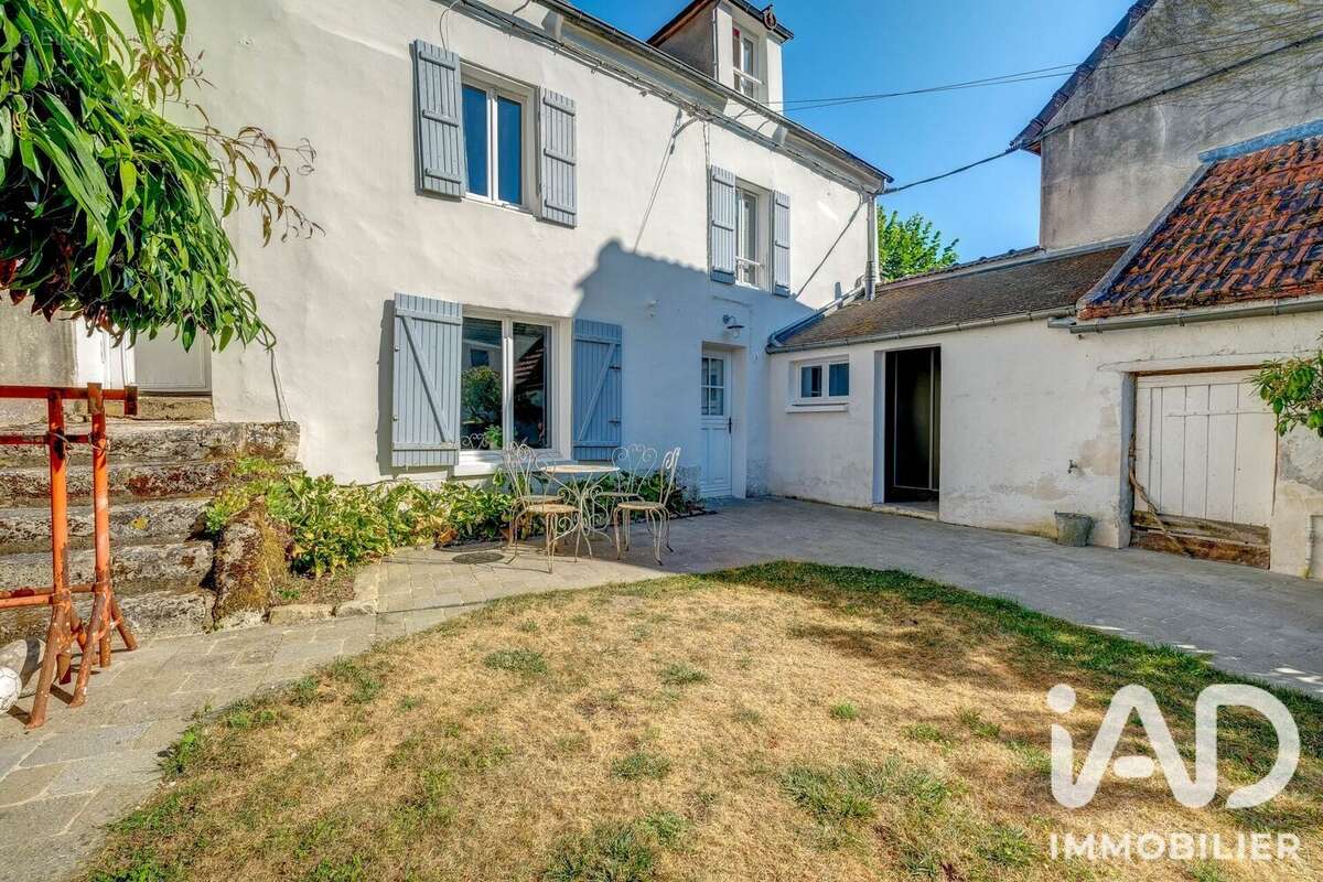 Maison 150 m² à Montceaux-Les-Meaux  - photo 2