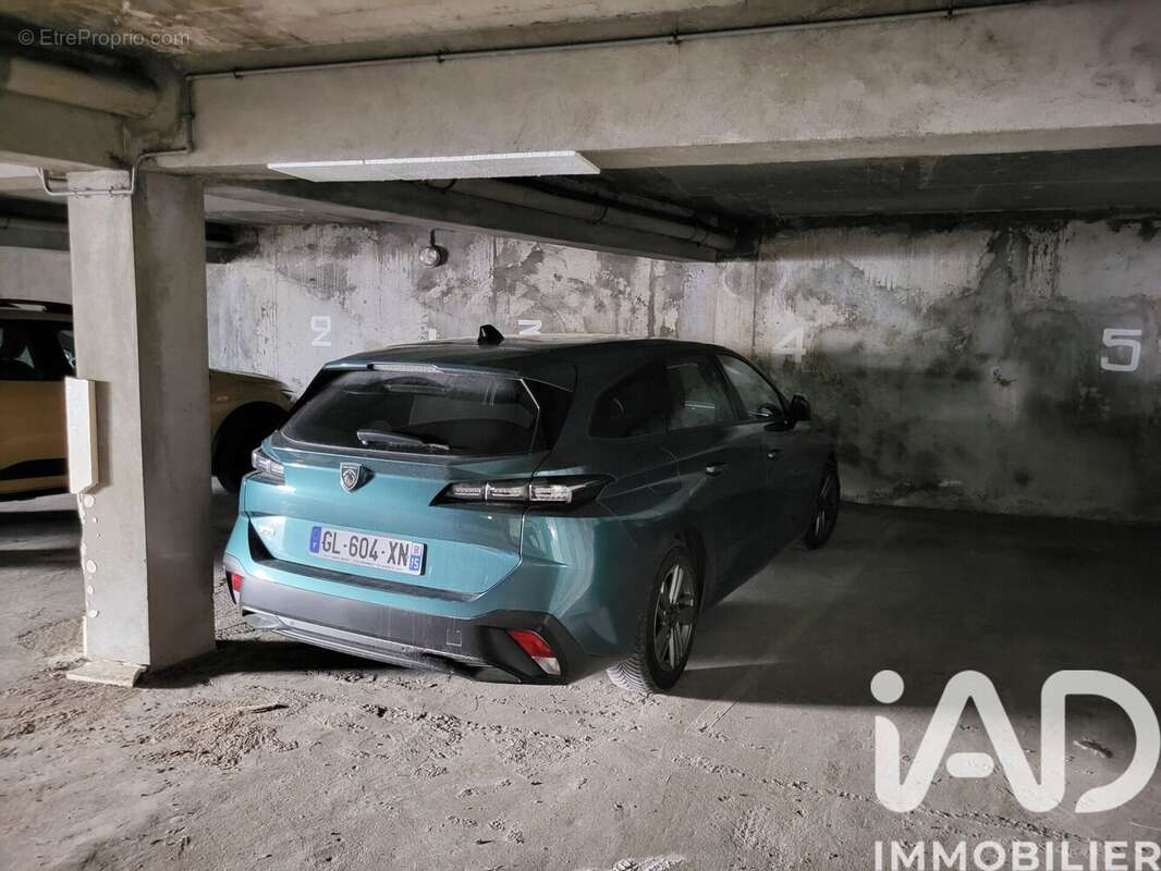 Photo 3 - Parking à LA ROCHELLE