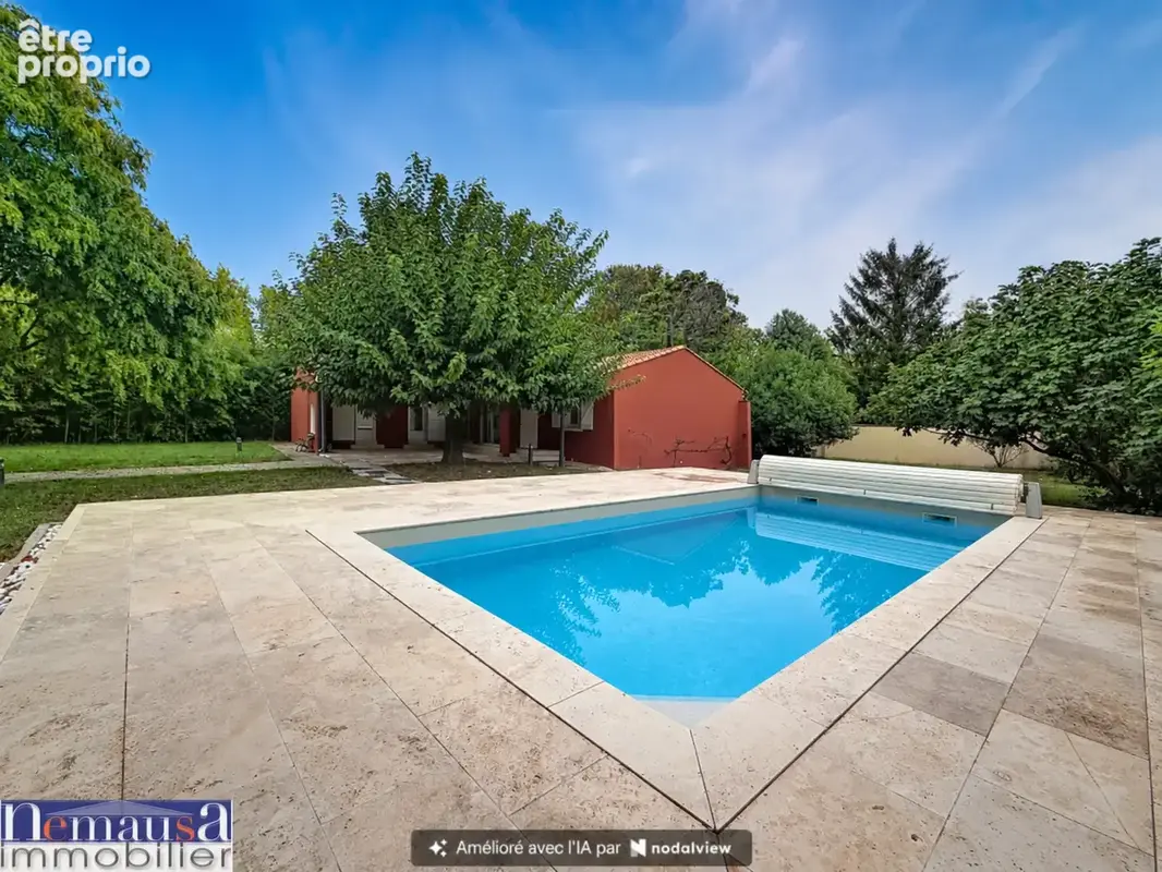 A vendre - nîmes   belle maison de plain-pied de 150 m2 avec piscine sur une parcelle de 2 100 m2 - photo 2