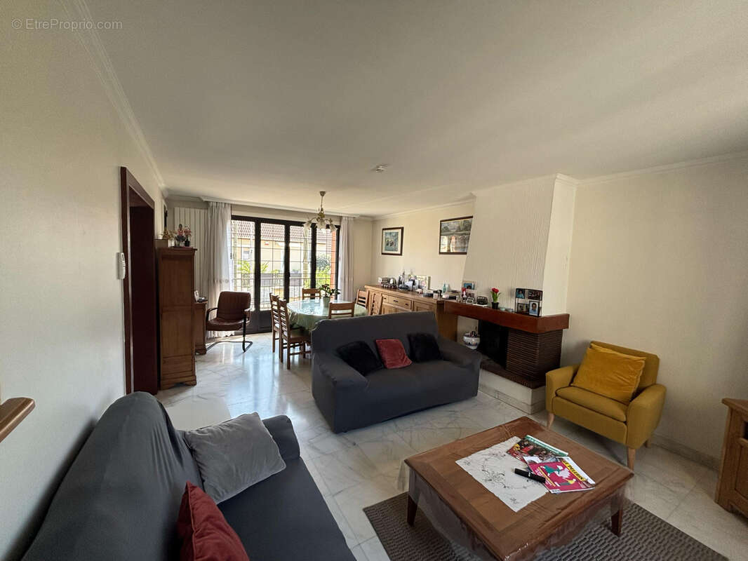 Maison à LE BLANC-MESNIL