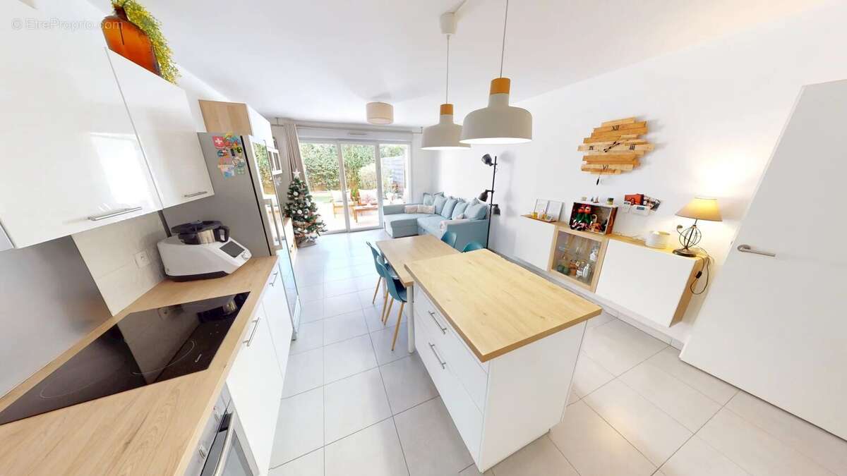 Appartement à VILLENEUVE-LOUBET