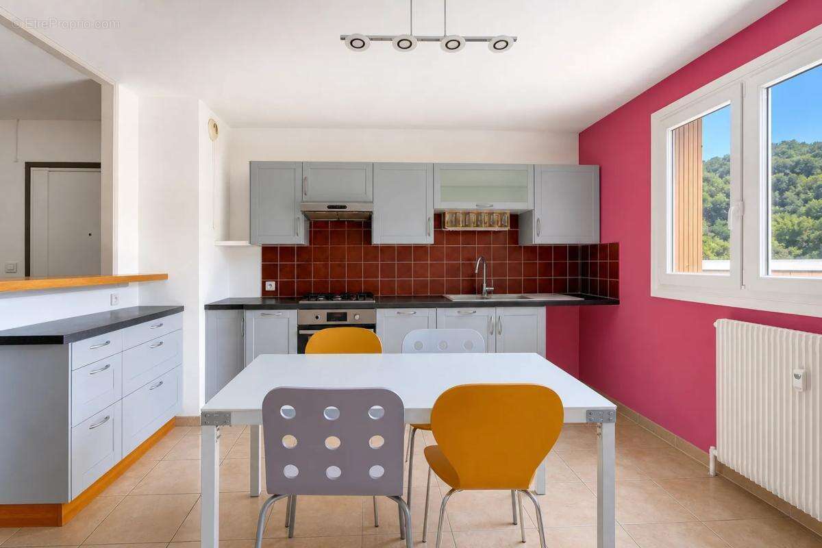 Appartement à FONTAINES-SUR-SAONE