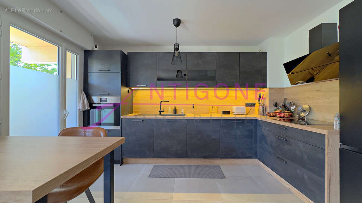 Appartement à SIX-FOURS-LES-PLAGES