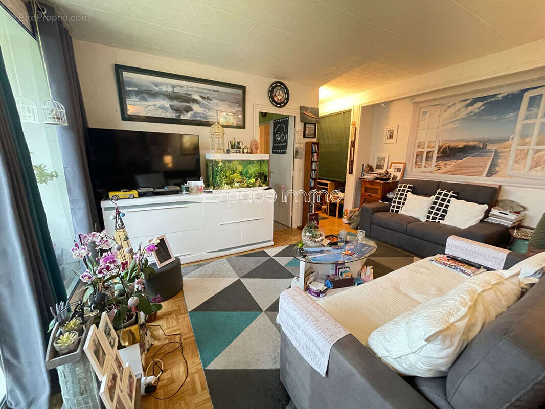 Appartement à MONT-SAINT-AIGNAN