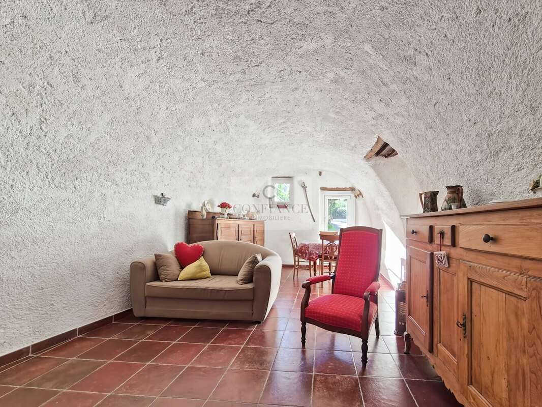 Appartement à CONTES