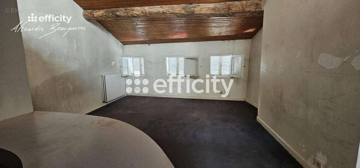 Appartement 400 m² à Niort  - photo 10